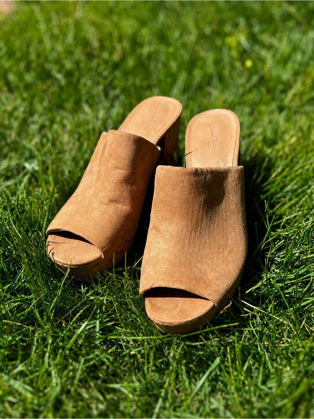 Tan Chunky Heel Open-Toe Clogs